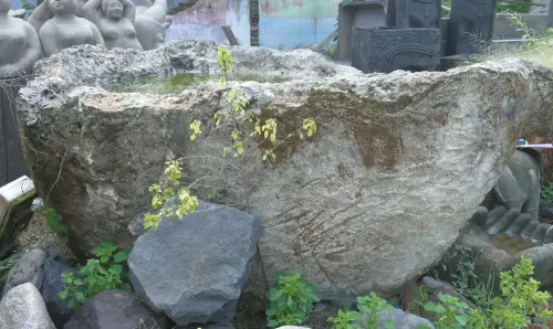 Product image of the product “The Iceland Pot is made of limestone, it comes from coast of Indonesia. It is about 240cm length and 50cm depth. ”